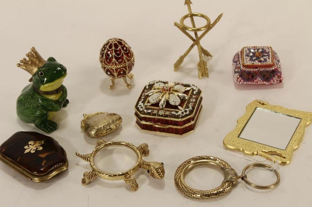 Pill Boxes and Accessories (1 of 6)