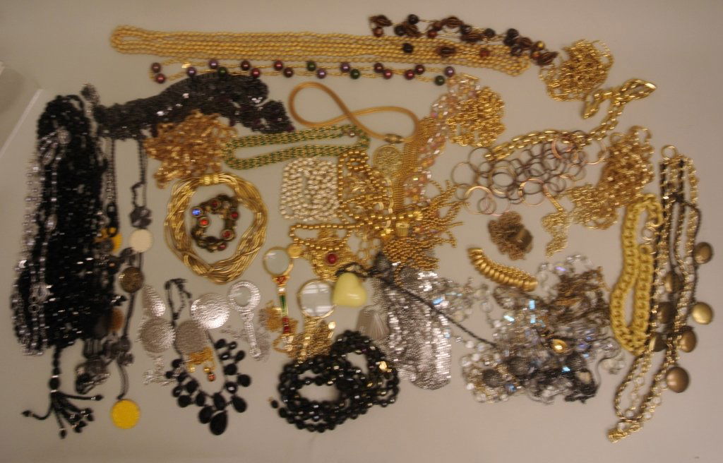 Large Lot of Beaded & Metal Necklaces (1 of 9)