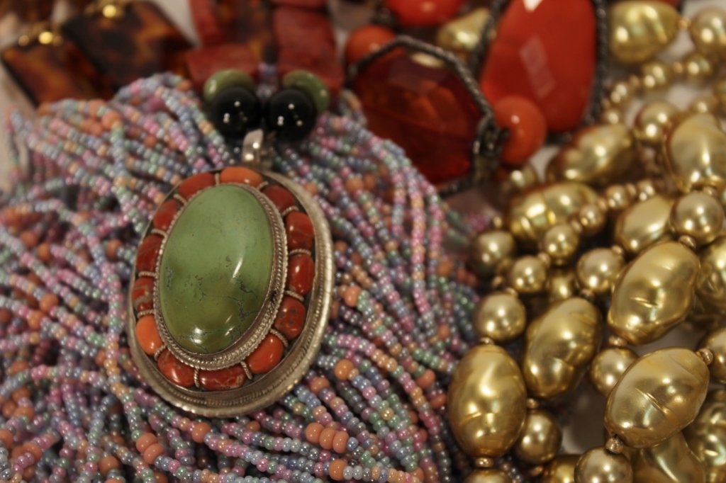 Large Lot of Beaded & Pearl Necklaces (1 of 6)