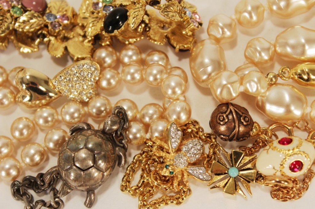 Lot of Pearl and Beaded Bracelets (1 of 6)