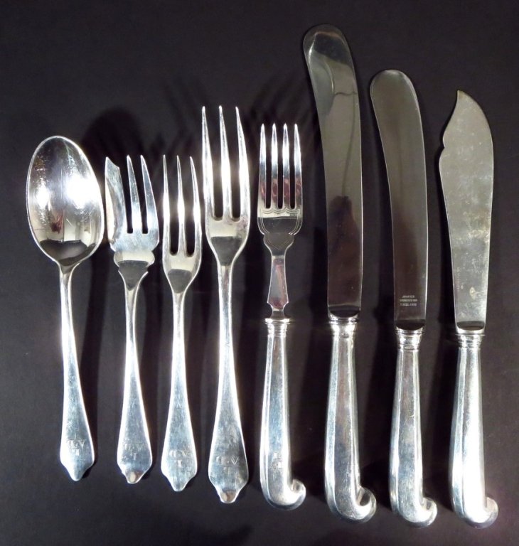 James Robinson English Sterling Flatware Service for 10: A James Robinson English Sterling Flatware Service for 10 (Pls note), Shield End pattern with Appropriate Pistol Handled Knives, 82 pcs. Ten each of the following: Desert spoons, dinner forks, luncheo