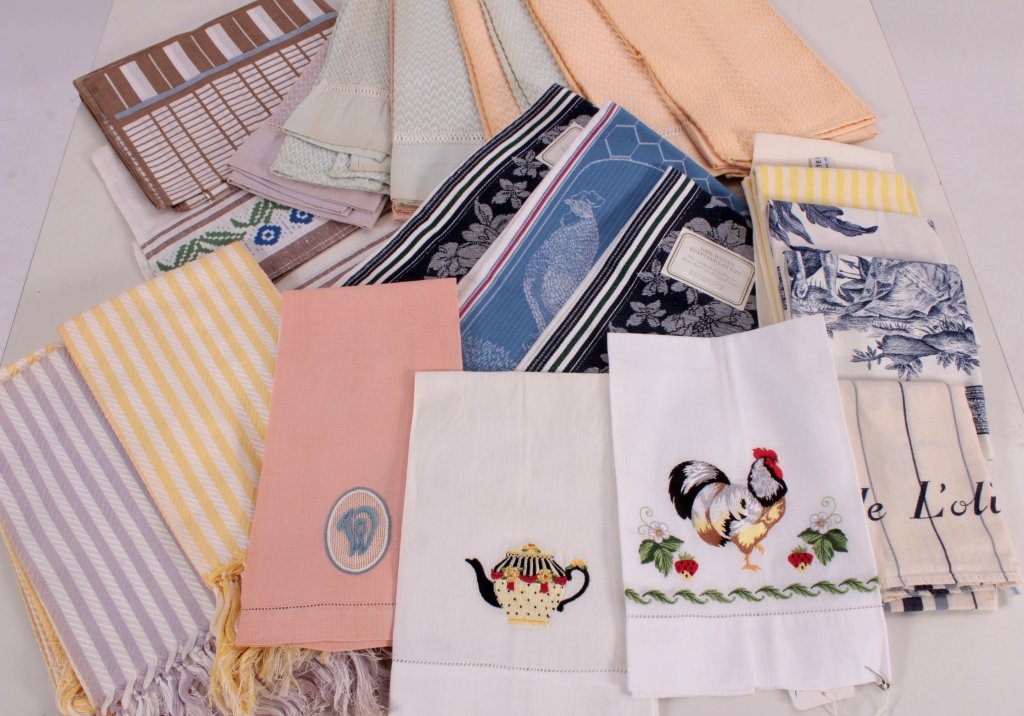 Embroidered & Jacquard Towels: Large lot of designer tea towels. Embroidered roosters, blue & white toile, vintage monograms, woven cotton (never used), and others. (FFIS8801/LOT) {KR} Property Title: Property from a Roxbury, Conne