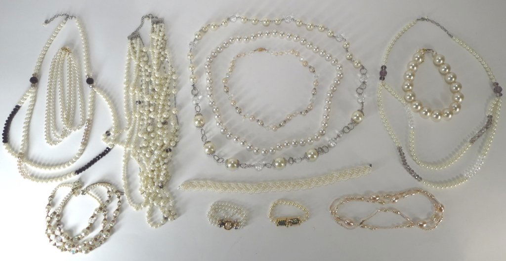 Lot of Costume Pearl Jewelry (1 of 6)
