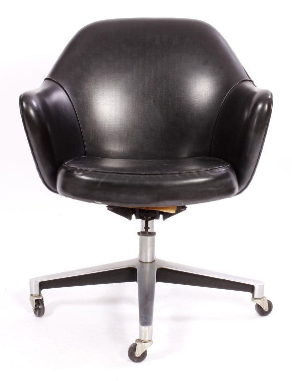 Eero Saarinen for Knoll Executive Office Armchair (1 of 6)