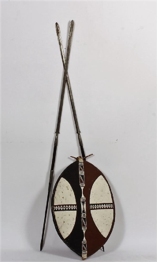 Masai Hide Shield & 2 Lion Hunting Spears (1 of 4)