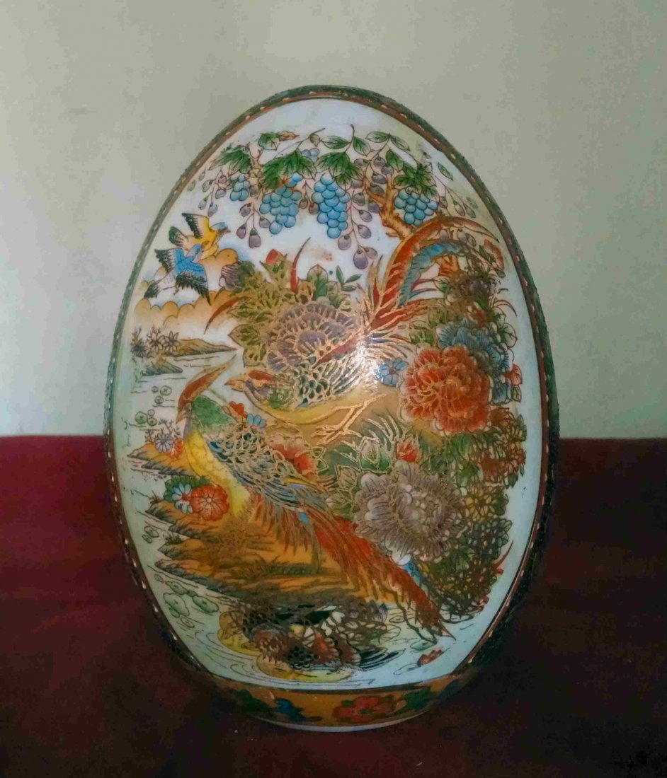 Japanese Satsuma Moriage Porcelain Enameled Egg (1 of 4)