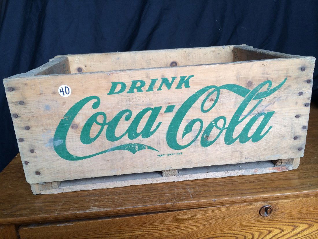 Coke Box: Good wooden Coca Cola bottle box.Good condition;good graphics