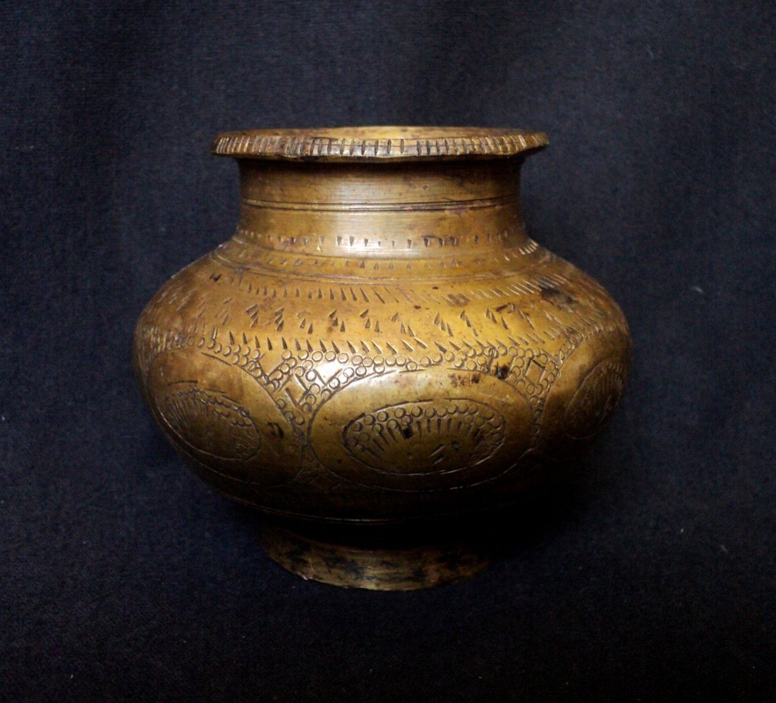 1800's Hindu Pooja Holy Water Pot Kalash: 1800's Antique Solid Heavy Brass Hand Carved Hindu Pooja Holy Water Pot Kalash .Solid brass etched by hand, beautiful old patina. 3 1/5" tall ,3 1/2" diameter at widest