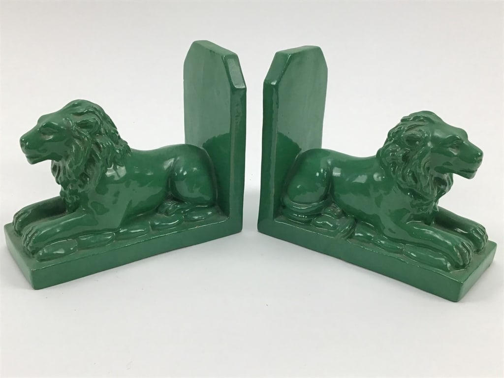 Pair of Art Deco Green lion bookends: Pair of Green lion bookends