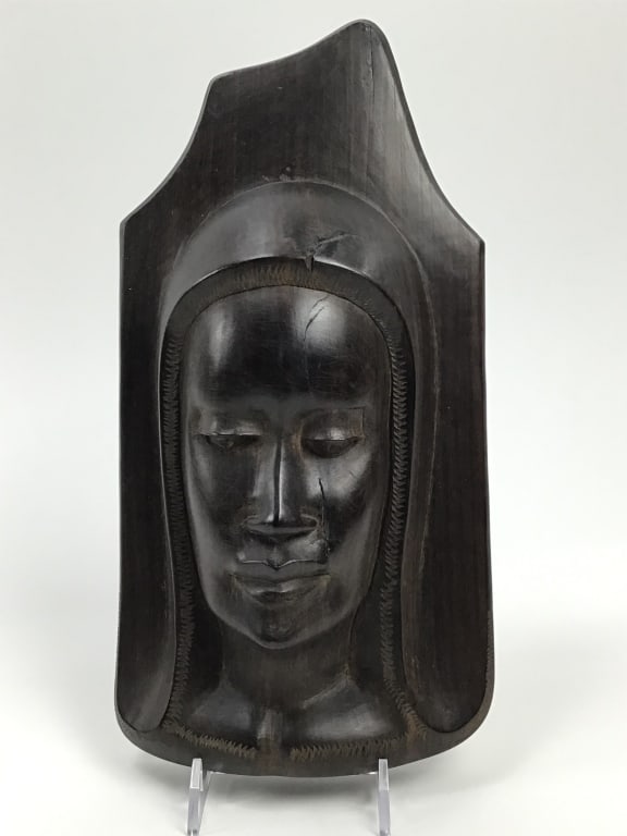 Vintage hand carved ebony woman: Vintage hand carved ebony woman
