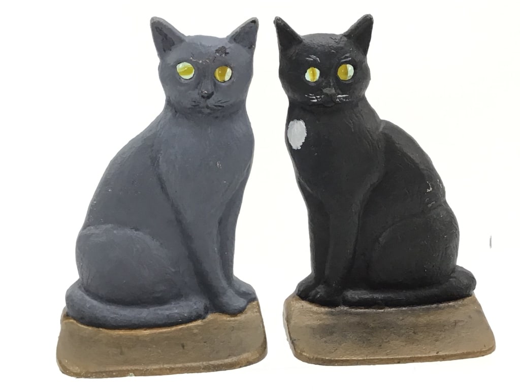 Pair of iron cat door stops: Pair of iron cat door stops
