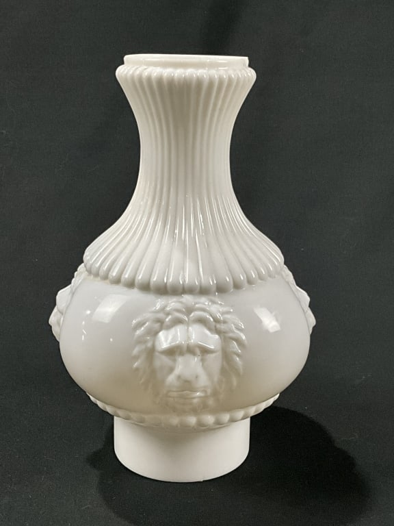 Antique lamp chimney with lion motif: Antique lamp chimney with lion motif