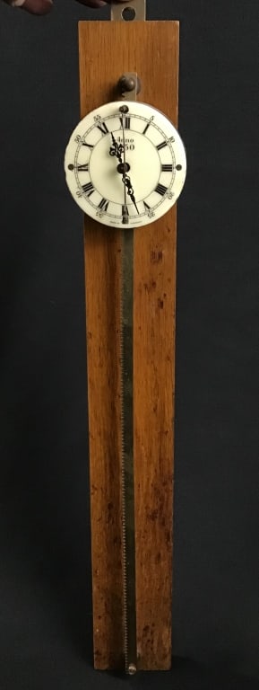 Vintage Saw tooth gravity wall clock Anno: Vintage Saw tooth gravity wall clock Anno