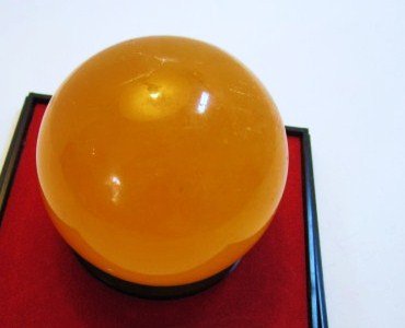 VINTAGE ALABASTER BALL: VINTAGE ALABASTER BALL