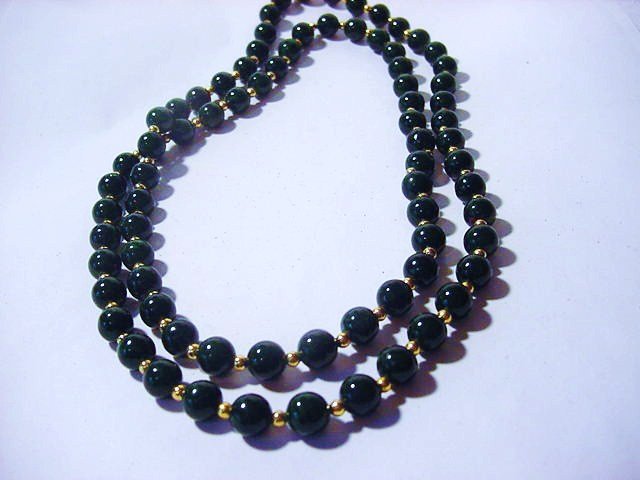 VINTAGE JADE NECKLACE (1 of 10)