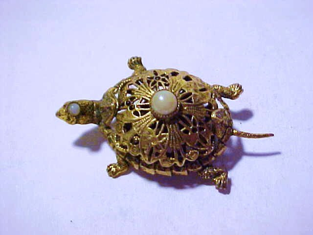 VINTAGE TURTLE PIN: VINTAGE TURTLE PIN