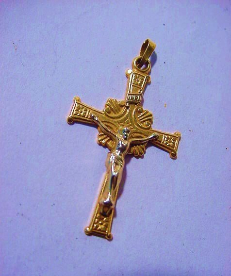 VINTAGE 14K GOLD CROSS (1 of 4)