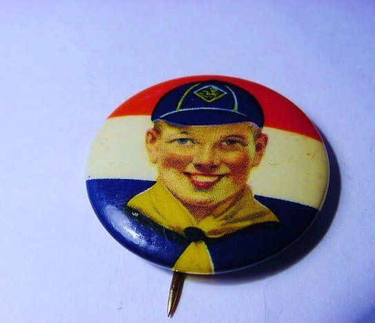 1940 BOY SCOUT BUTTON (1 of 3)