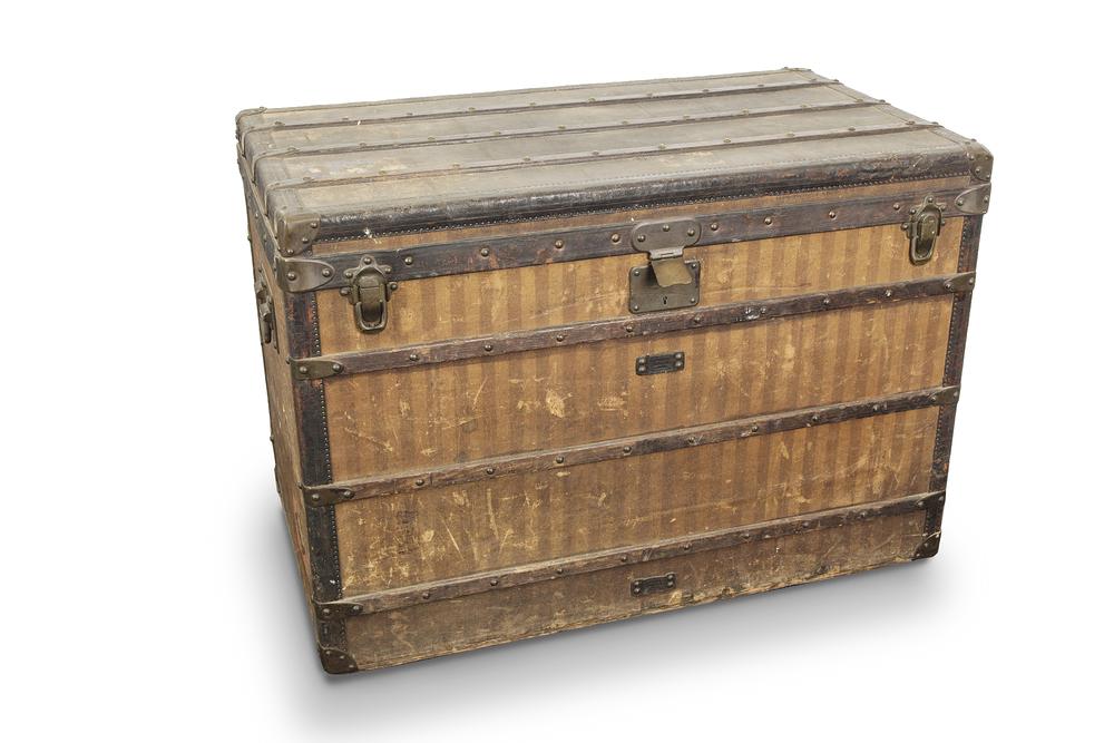 Louis Vuitton Trunk (1 of 16)