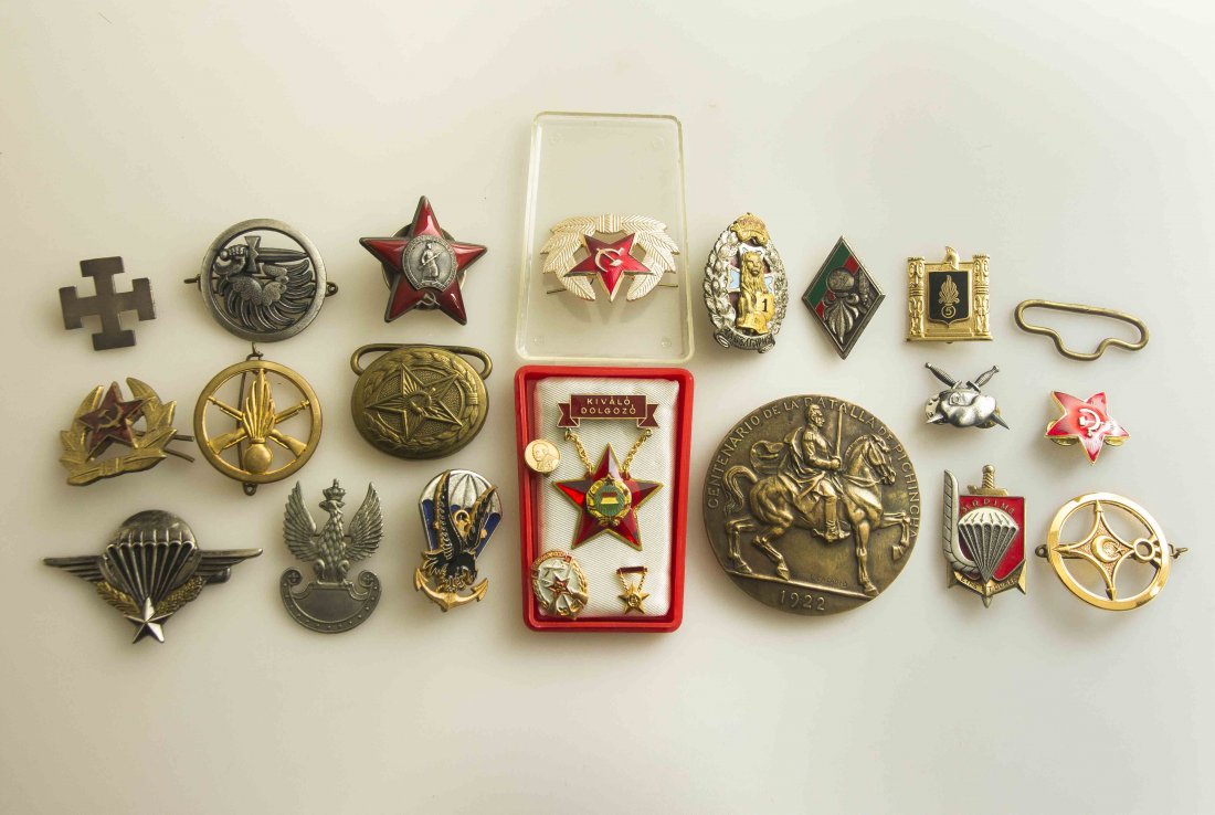 European Orders, Medals and Badges Including Soviet,: Soviet Russian Order of the Red Star numbered:391181; 3 Soviet cap stars and a very handsome oval officer’s bronze belt buckle with keeper; a collection of 9 French Foreign Legion Badges including s