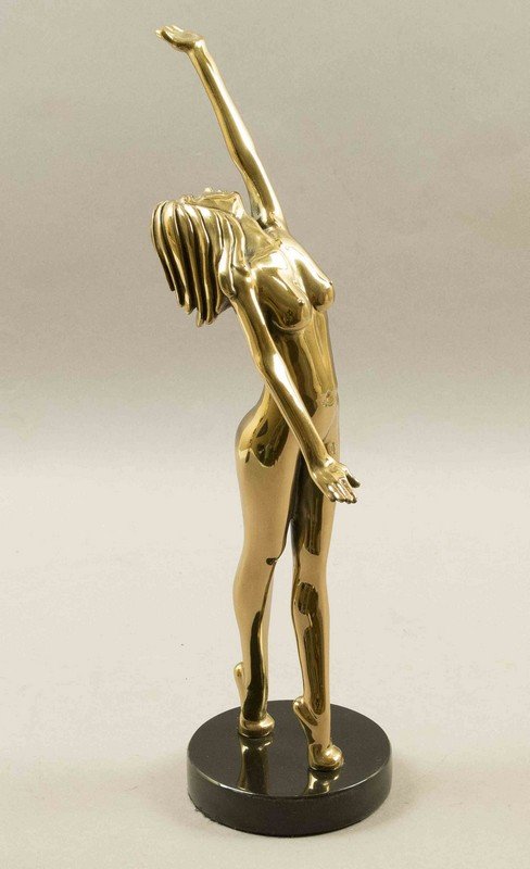 Tom Bennett "Sunrise" Bronze Sculpture: Tom Bennett "Sunrise" Bronze Sculpture. Comes with Certificate of Authenticity. Processing and shipping within the continental U.S. $48.00 plus 1.5% replacement costÂ insurance. We combine shipping