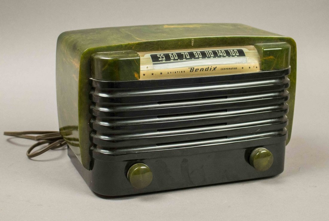 1946 Bendix 526 C Streamline Radio, in Catalin: 1946 Bendix 526 C Streamline Radio, in Catalin. Processing and shipping within the continental U.S. $40.00 plus 1.5% replacement cost insurance. We combine shipping to reduce cost. Please note we do