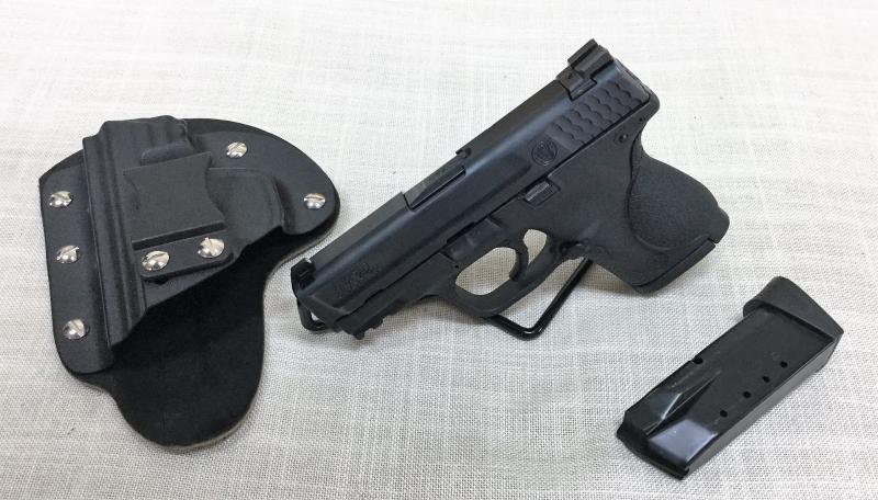 Smith & Wesson M&P .40 C semi auto pistol: Smith & Wesson M&P .40 C semi auto pistol