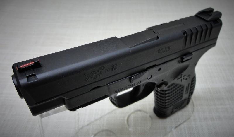 Springfield XD-S 4.0? Single Stack 9mm Semi Automatic: Slim design, single stack polymer frame. Single-position picatinny rail. 4.0 inch steel barrel with Melonite finish. Forged steel slide. Fiber optic front sight and steel dovetail rear sight. Trigger 