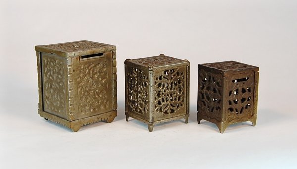 Lot of 3 Cast Iron safe banks - 2