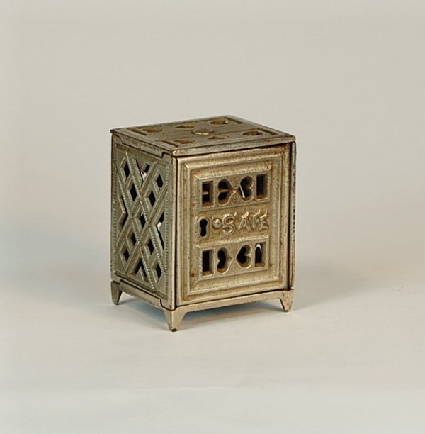 "Safe" Cast Iron safe bank