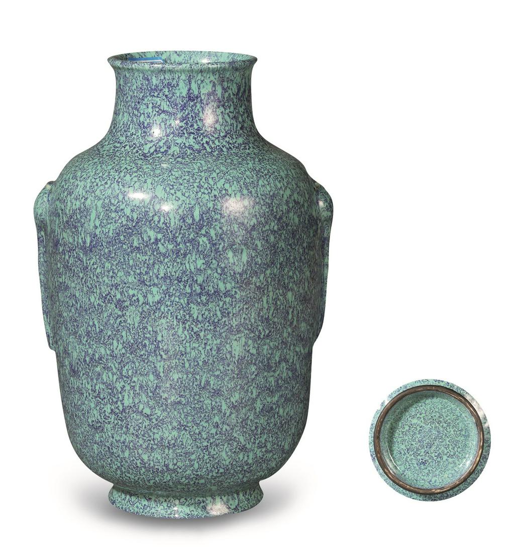 QING LU JUN GLAZED VASE: 1545清炉均釉双耳灯笼瓶来源：欧美收藏家旧藏QING LU JUN GLAZED VASEH:23.5cmSGD：4,