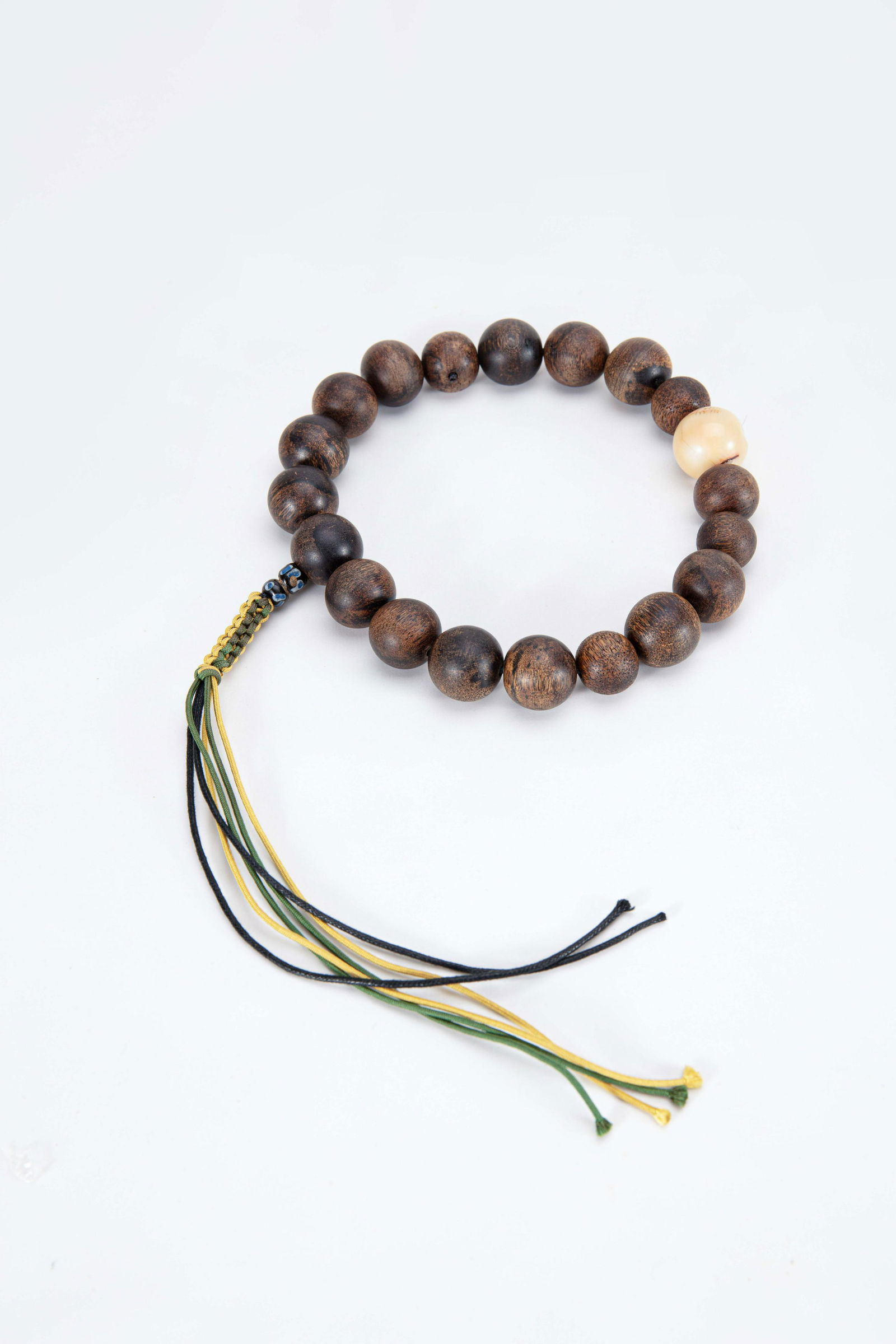 AGARWOOD BRACELET VIETNAM NHA TRANG (1 of 2)