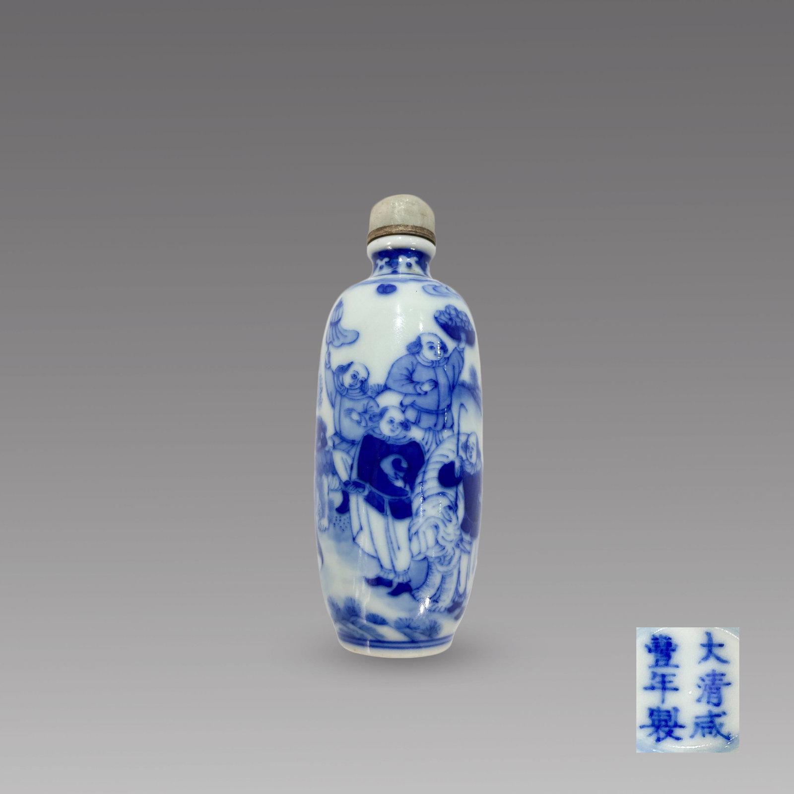 A Chinese Blue & White Figure Snuff Bottle Xianfeng (1 of 5)