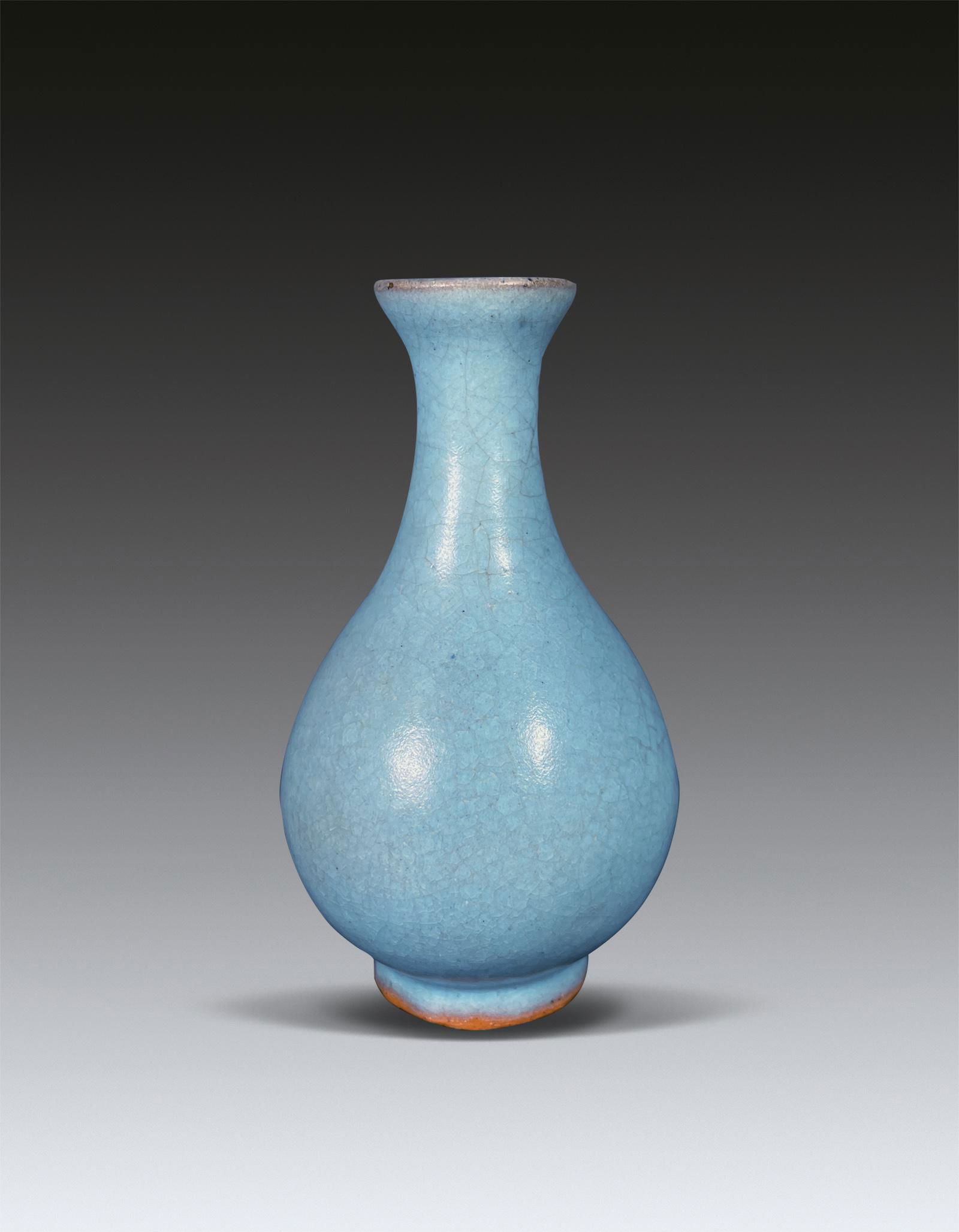 A Chinese Sky Blue Glazed Jun Vase Yuan or Ming Dynasty (1 of 7)