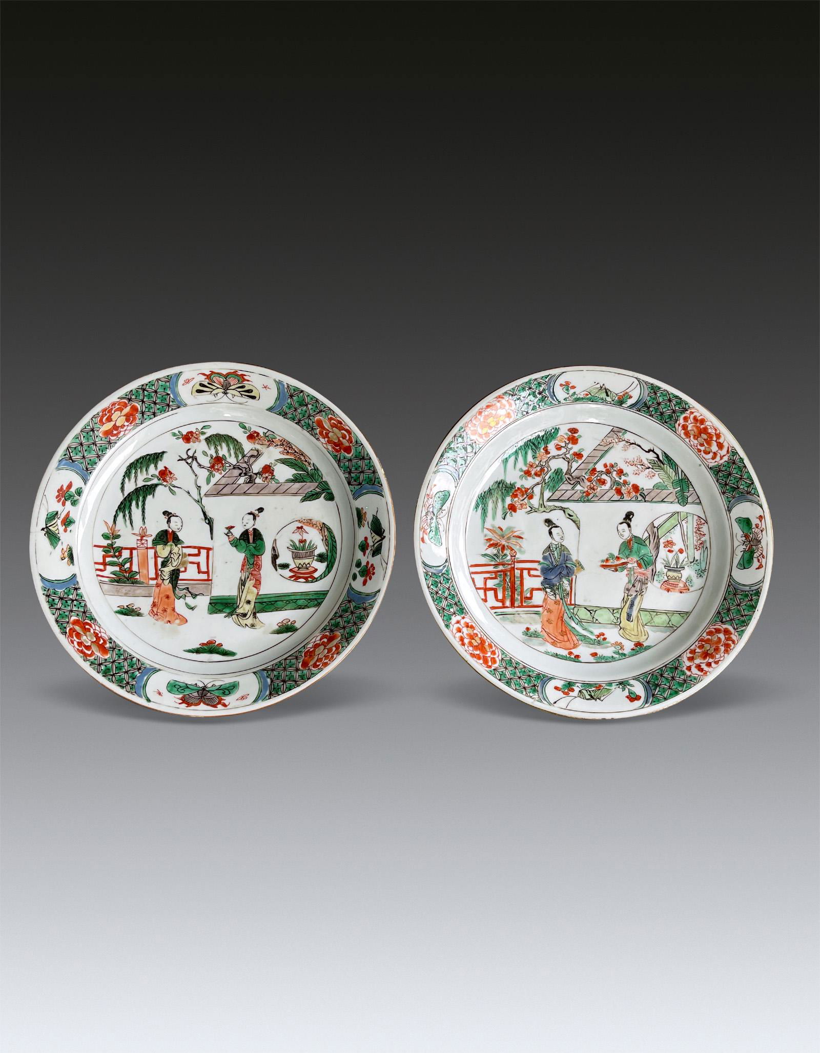 Pair of Chinese Kangxi Wucai Figure Plate 1661-1722 (1 of 6)