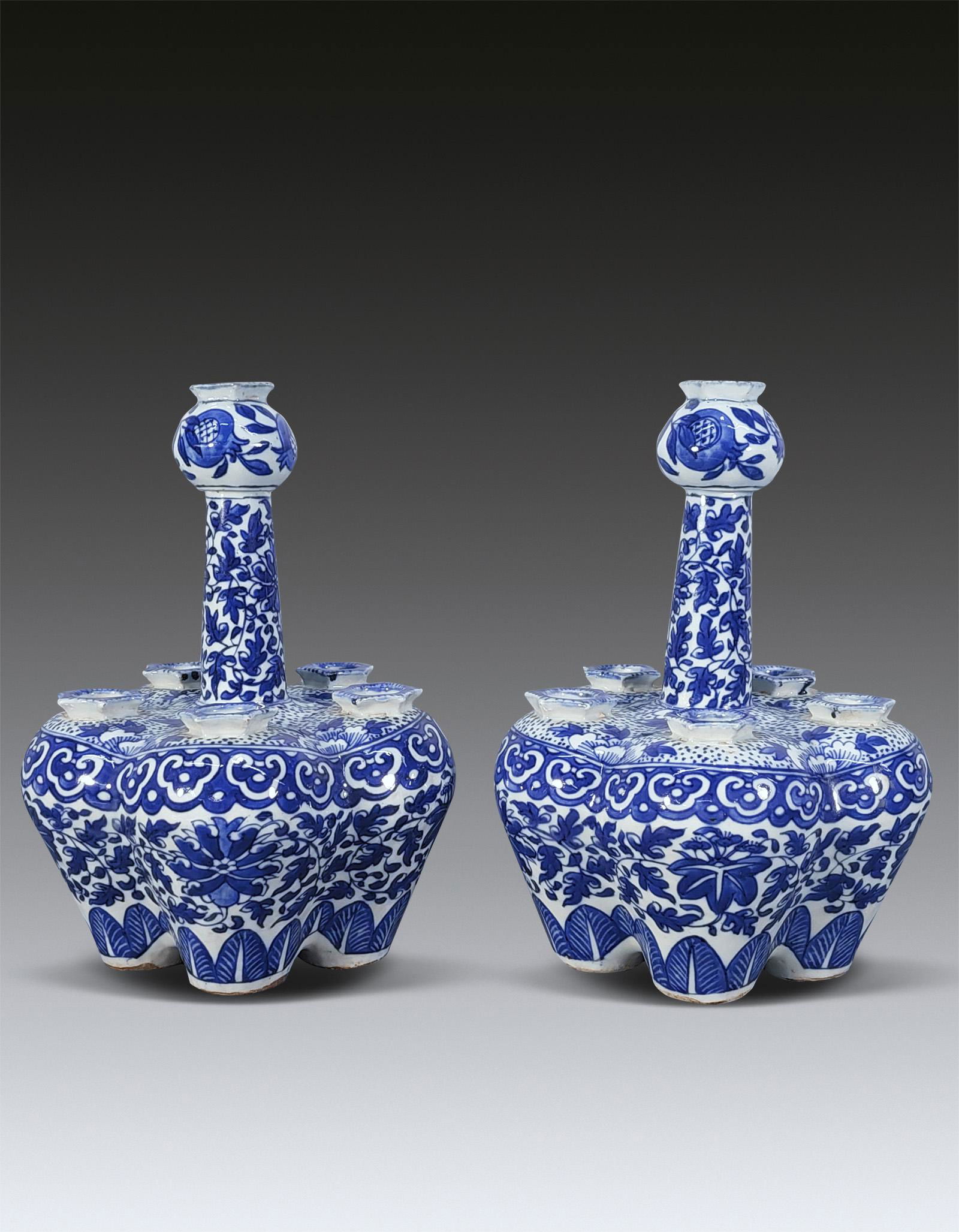 A Pair of Chinese Blue and White Flower Vase Qing Dynasty 1644-1912 (1 of 9)