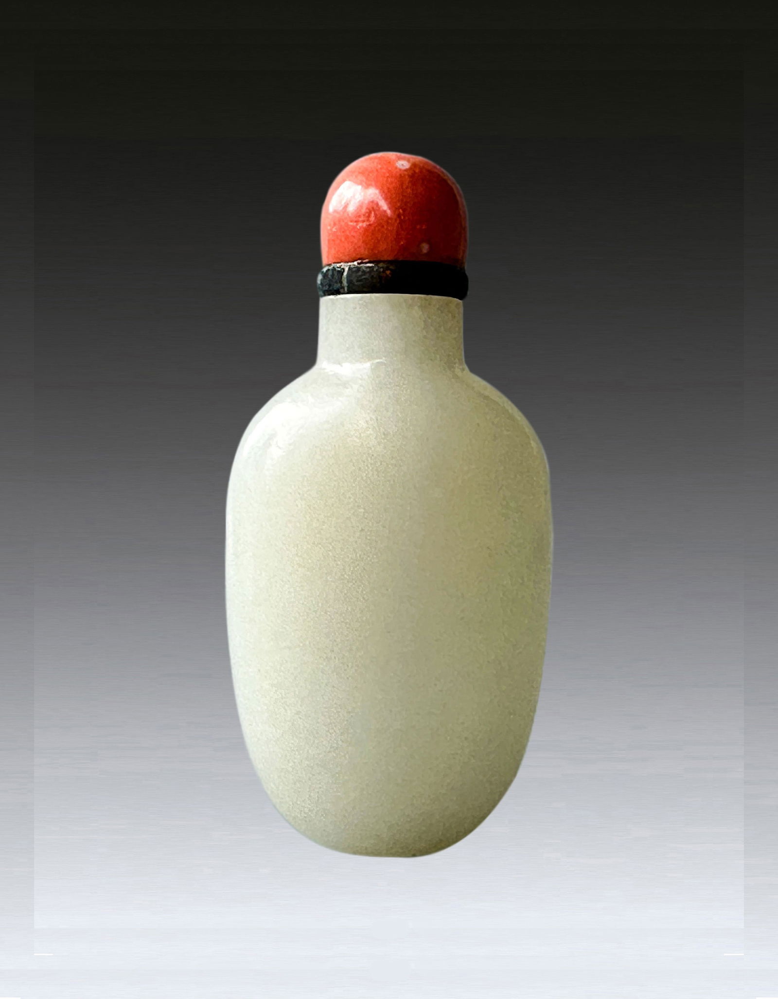 A Chinese White Jade Snuff Bottle Mid Qing Dynasty (1 of 8)