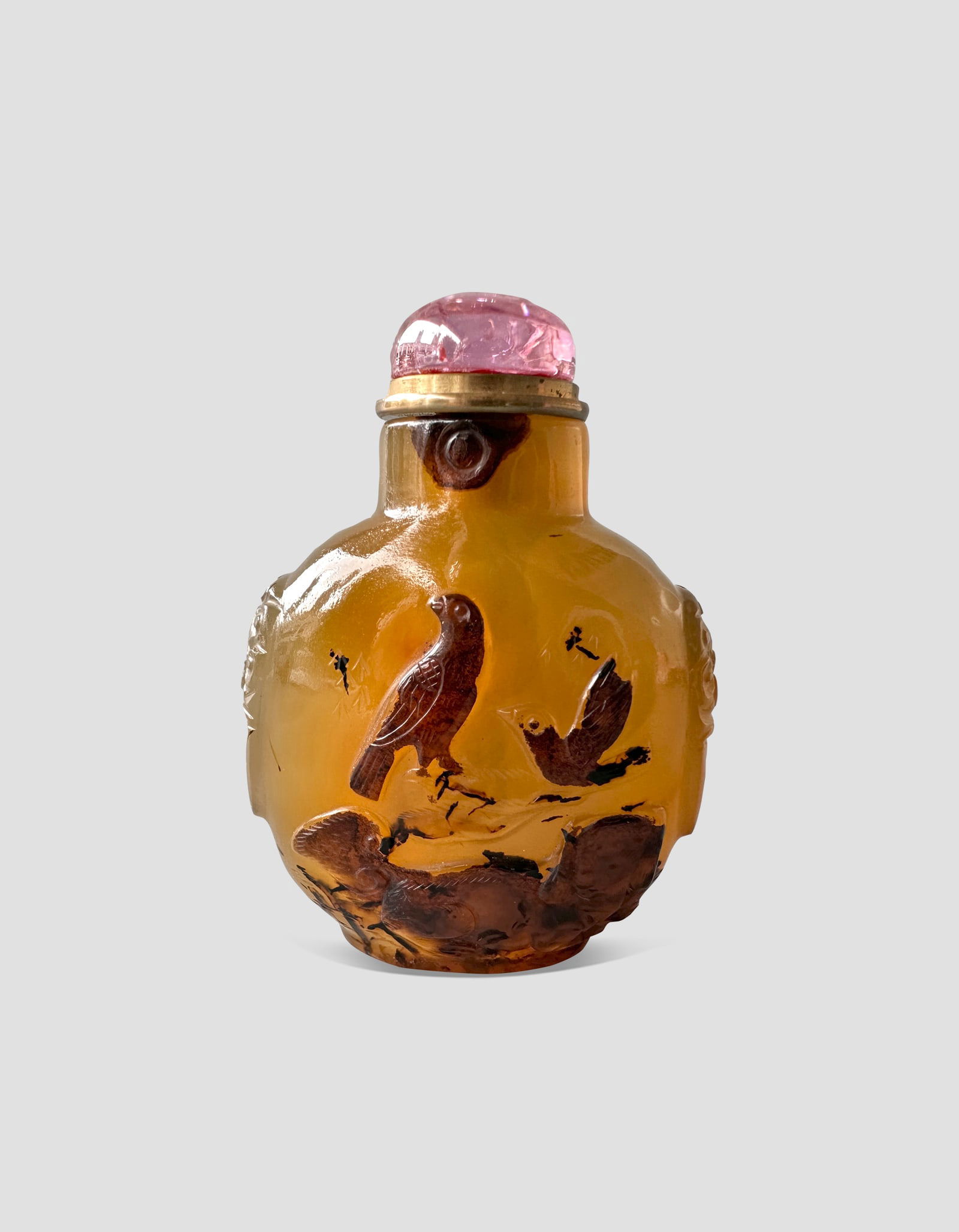 A Chinese Agate Snuff Bottle Qing Qianlong Period 1735-1796 (1 of 7)