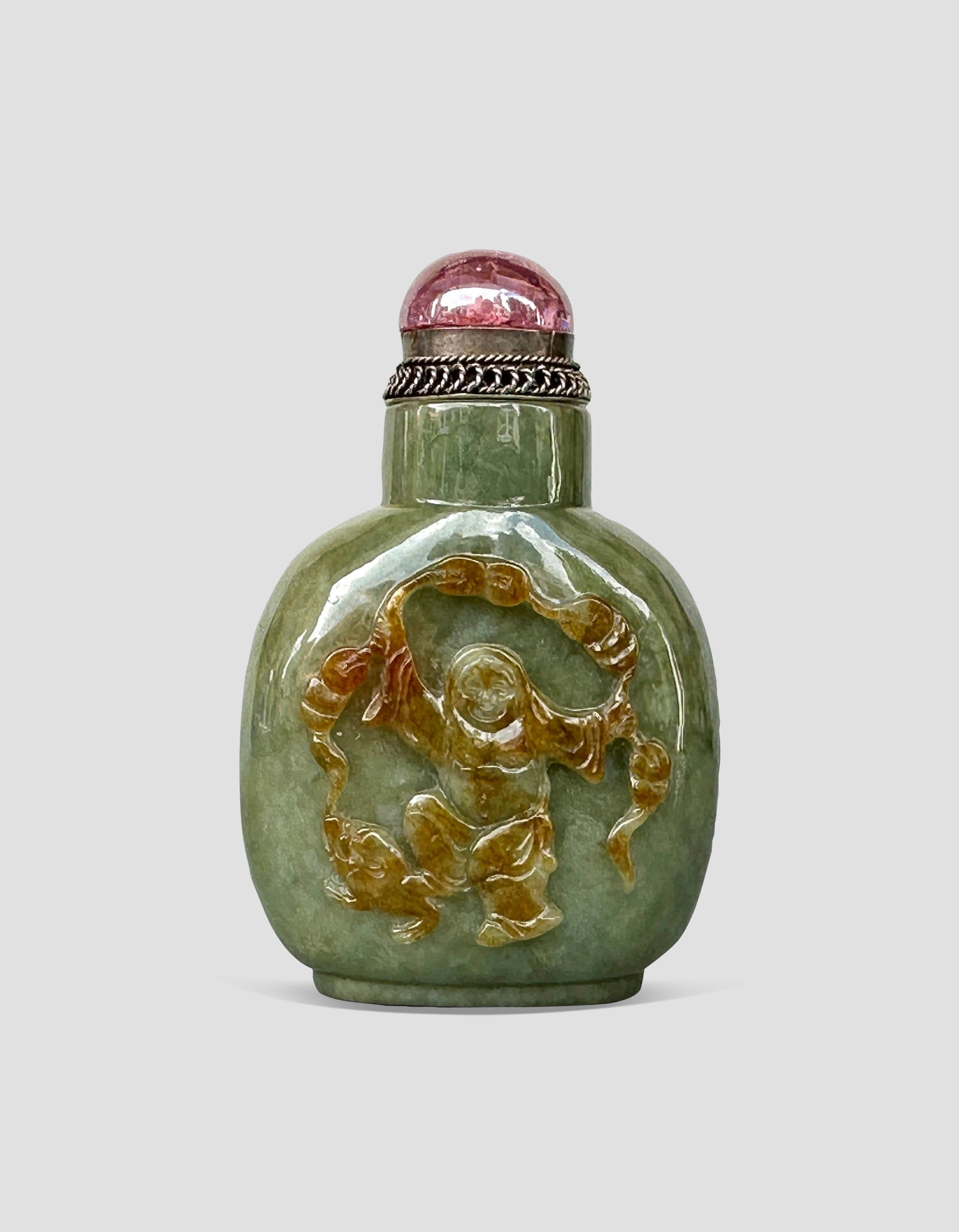 A Chinese Yellow Jadeite Liuhai Snuff Bottle Mid Qing Dynasty (1 of 8)