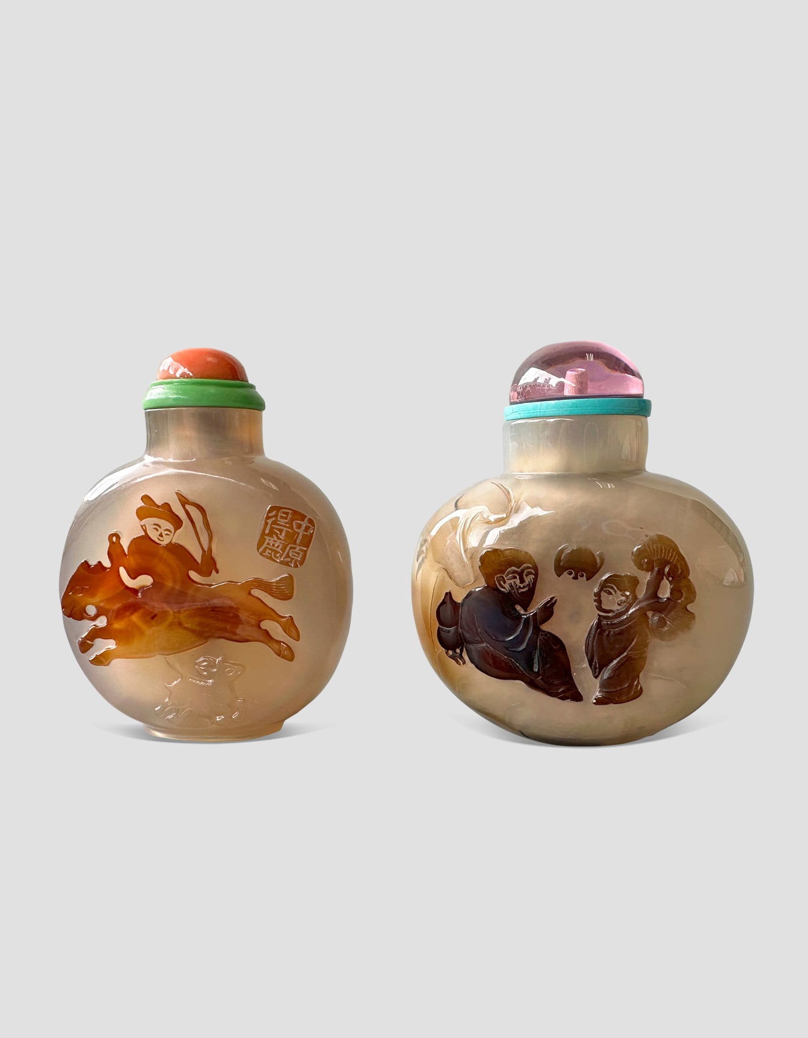 A Chinese Agate Figure Snuff Bottle Mid Qing Dynasty (1 of 8)