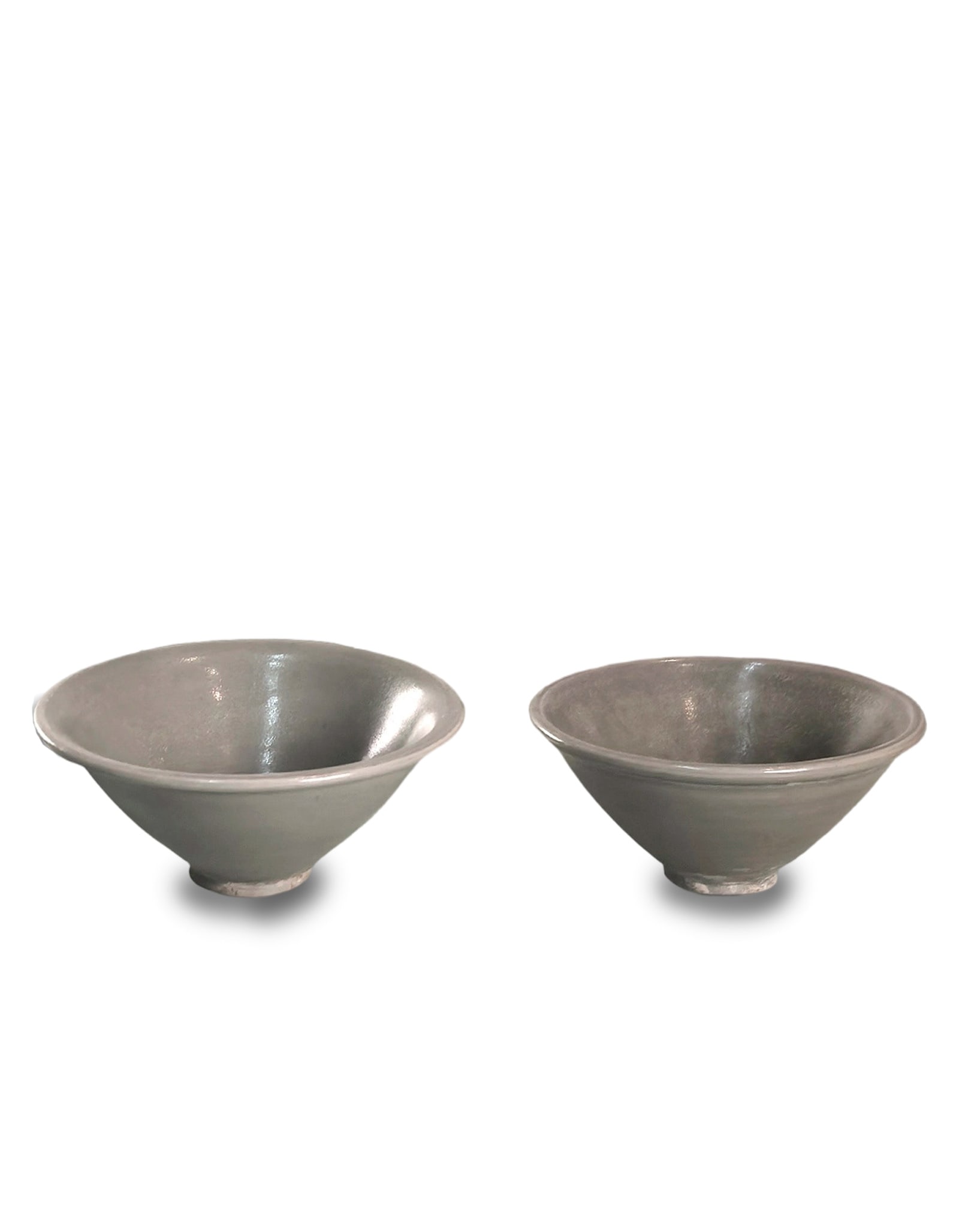 A Group of Yaozhou Celadon Bowl Song Dynasty 960-1279: 251105 宋代耀州窑青瓷碗一组 A Group of Yaozhou Celadon Bowl Song Dynasty 960-1279 USD2000-3000 D10cm 来源:新加ࢼ