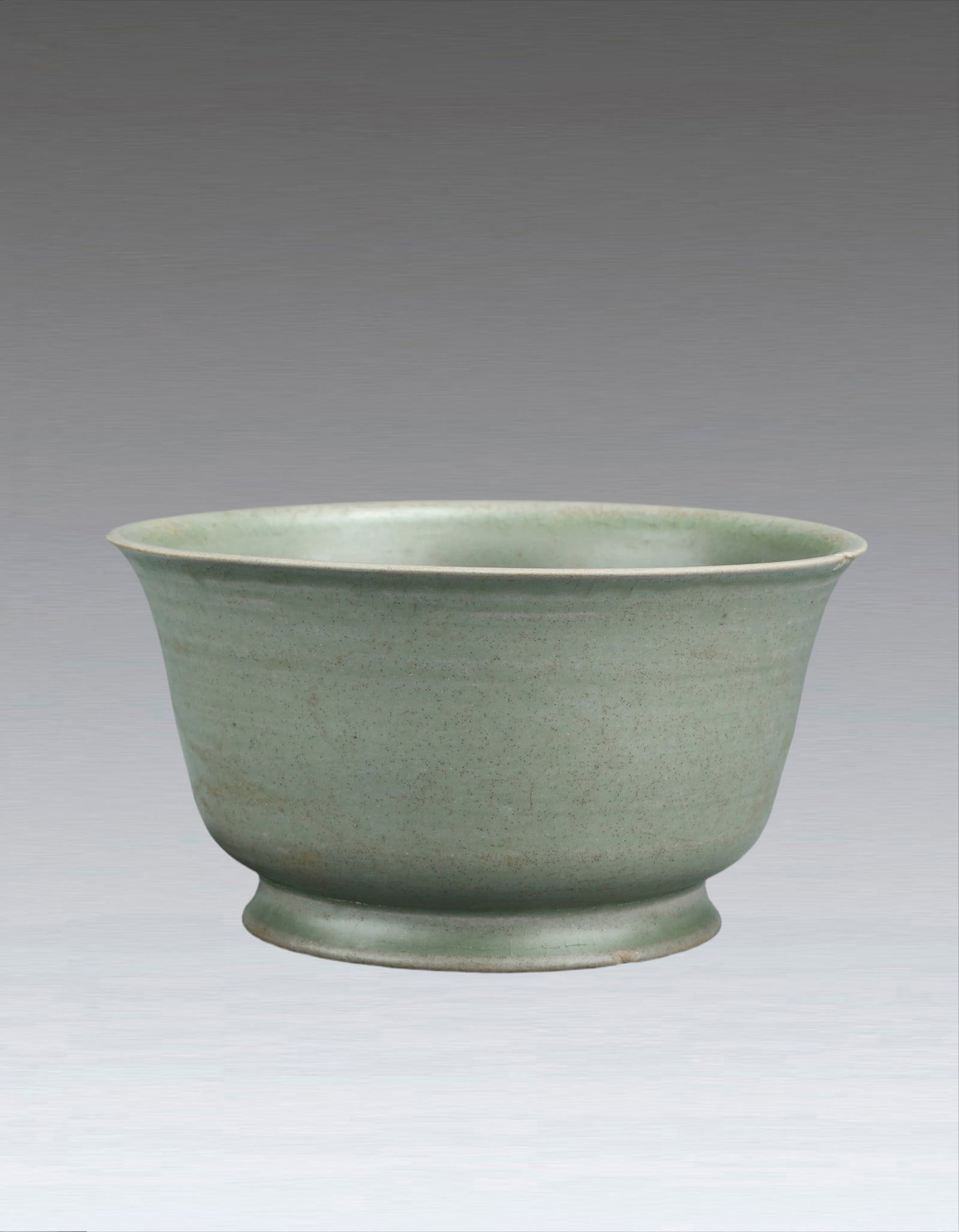 A Chinese Yue Yao Celadon Bowl Tang Dynasty 618-907 (1 of 7)
