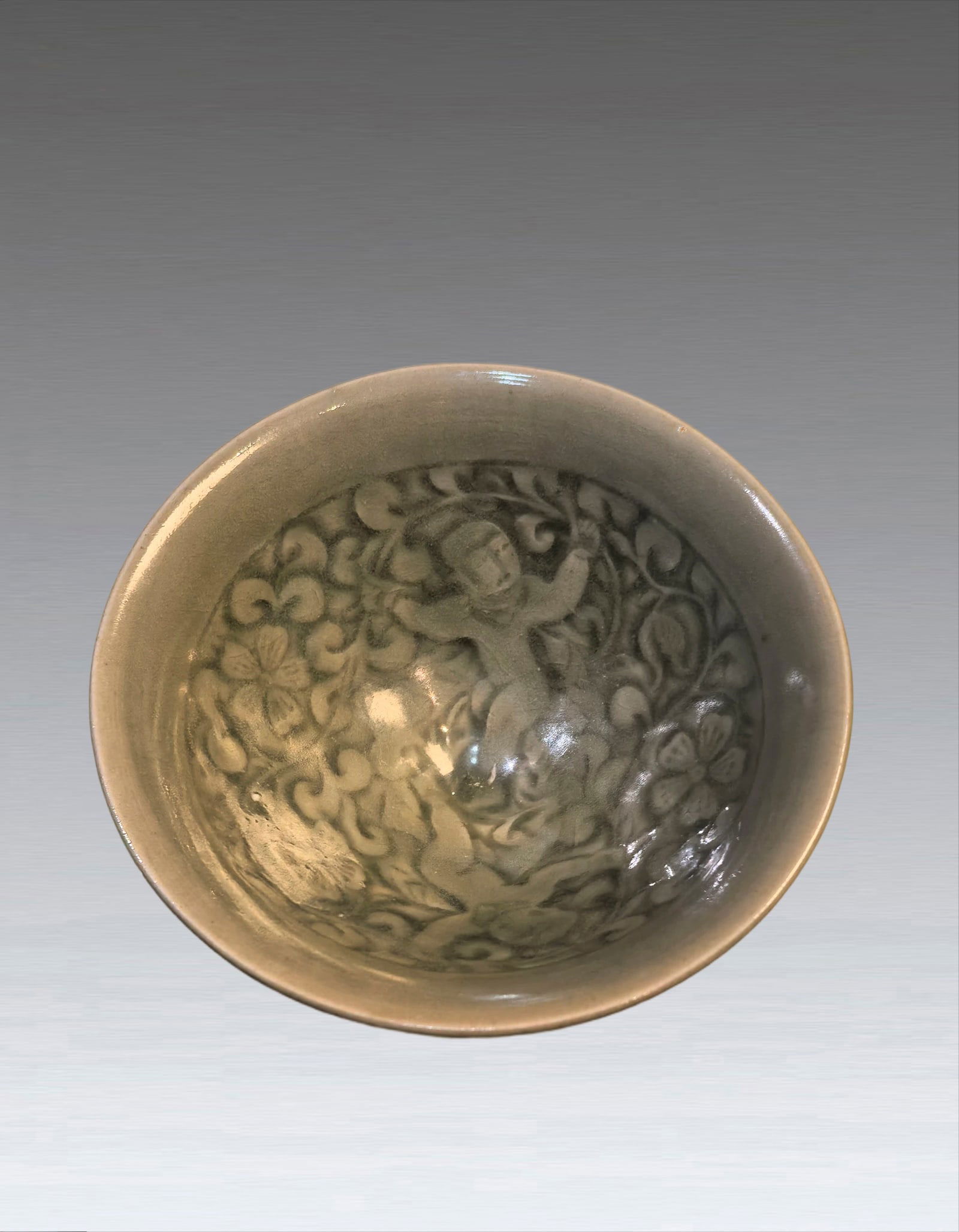 A Chinese Yaozhou Yao Figu re Bowl Song Dynasty 960-1279 (1 of 8)