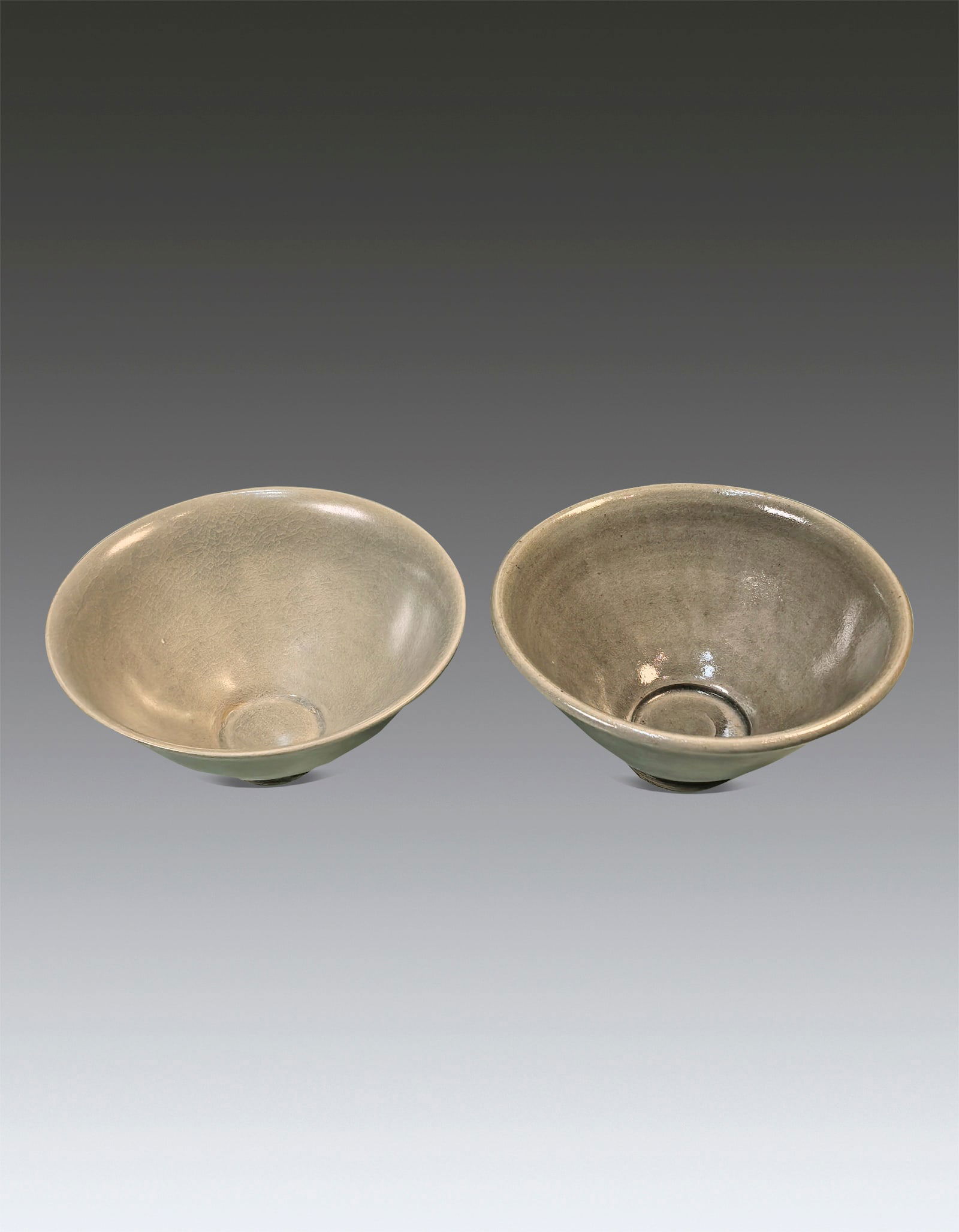 Two Chinese Agate and Jade Snuff Bottle Qing Dynasty 1644-1912 (1 of 4)