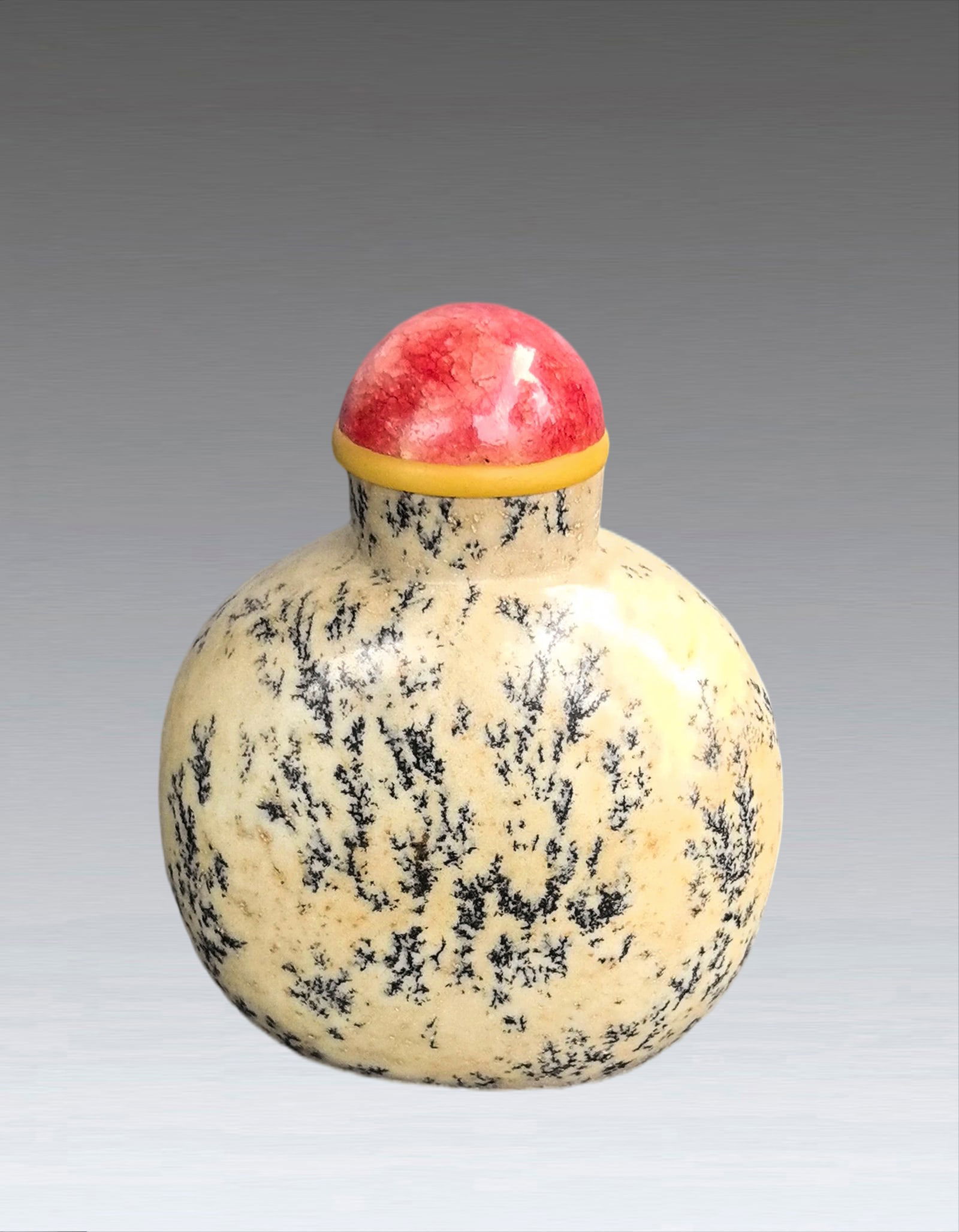A Chinese Stone Snuff Bottle Qing dynasty 1644-1912 (1 of 6)
