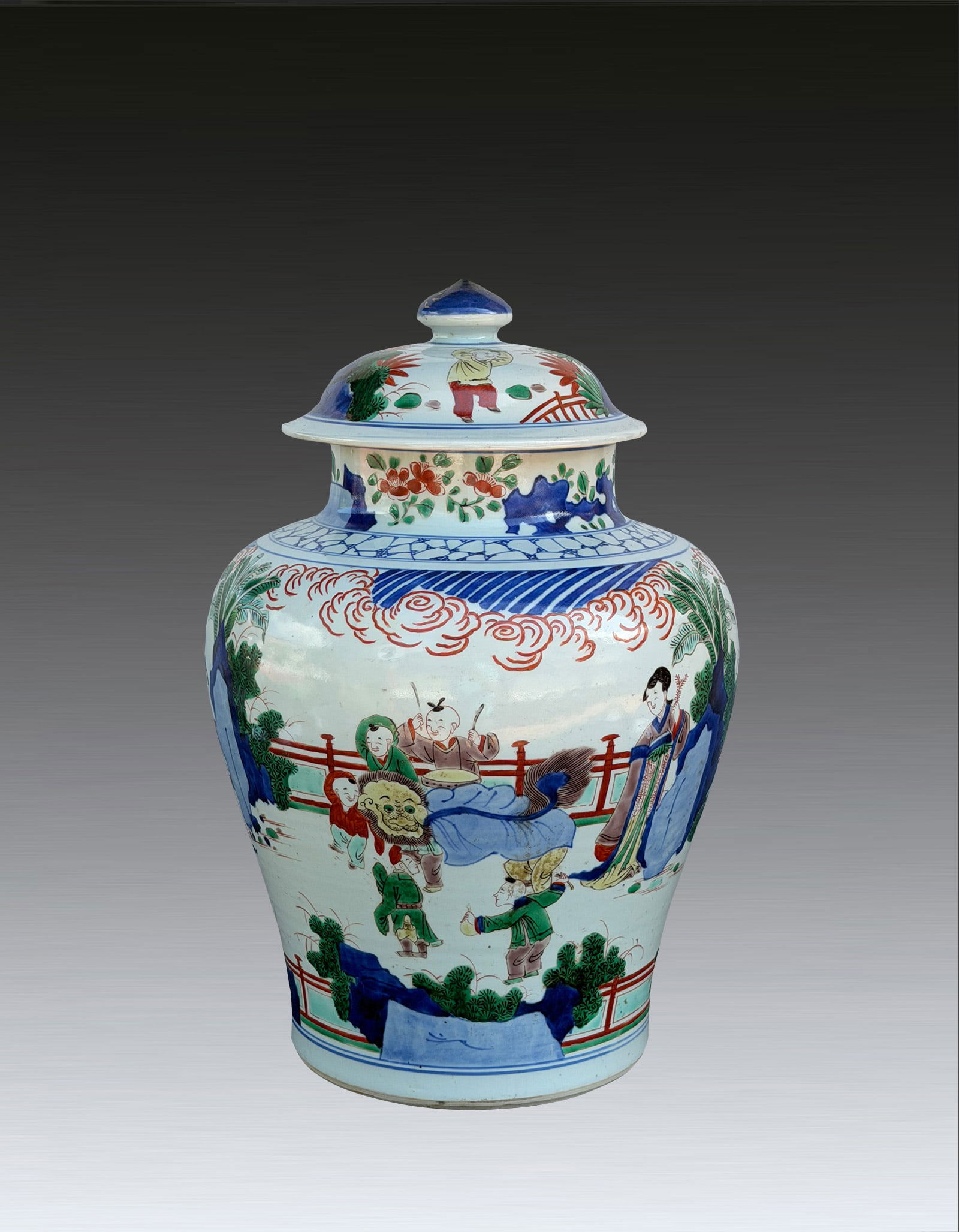 A Chinese Famille Verte Figure Jar Qing Kangxi Period 1661-1722 (1 of 11)