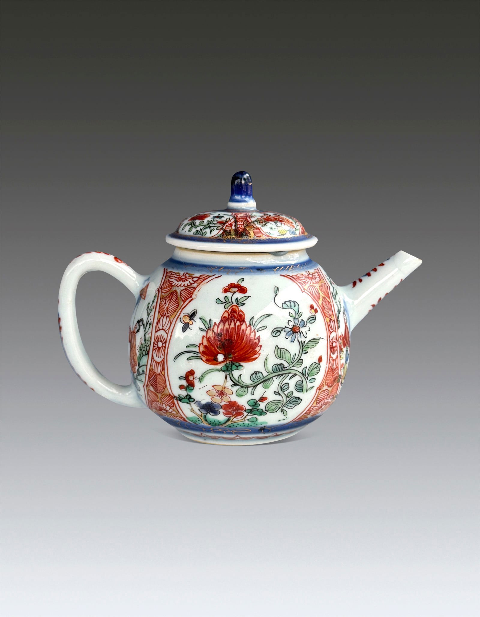 A Chinese Famille Verte Figure Teapot Qing Kangxi Period 1661-1722 (1 of 8)