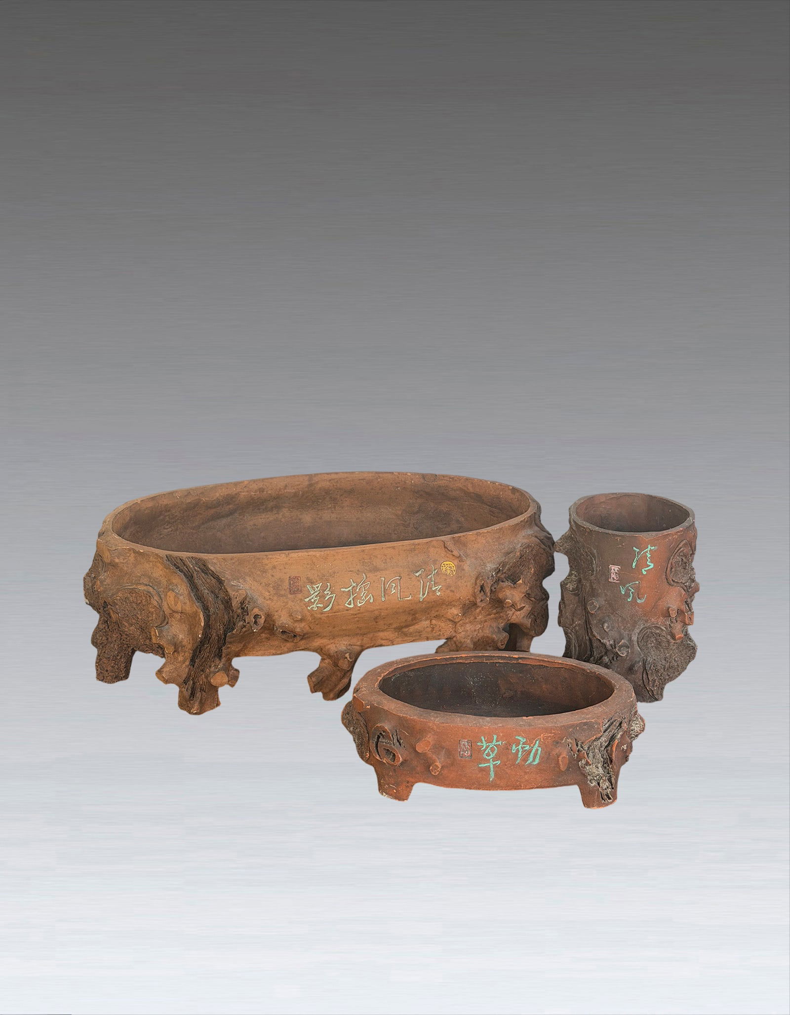 Three of Clay Flower Pot Brushpot: 251239 紫砂清风摇影花盆笔筒三件一组 Three of Clay Flower Pot Brushpot USD300-500 Largest L44cm 来源: