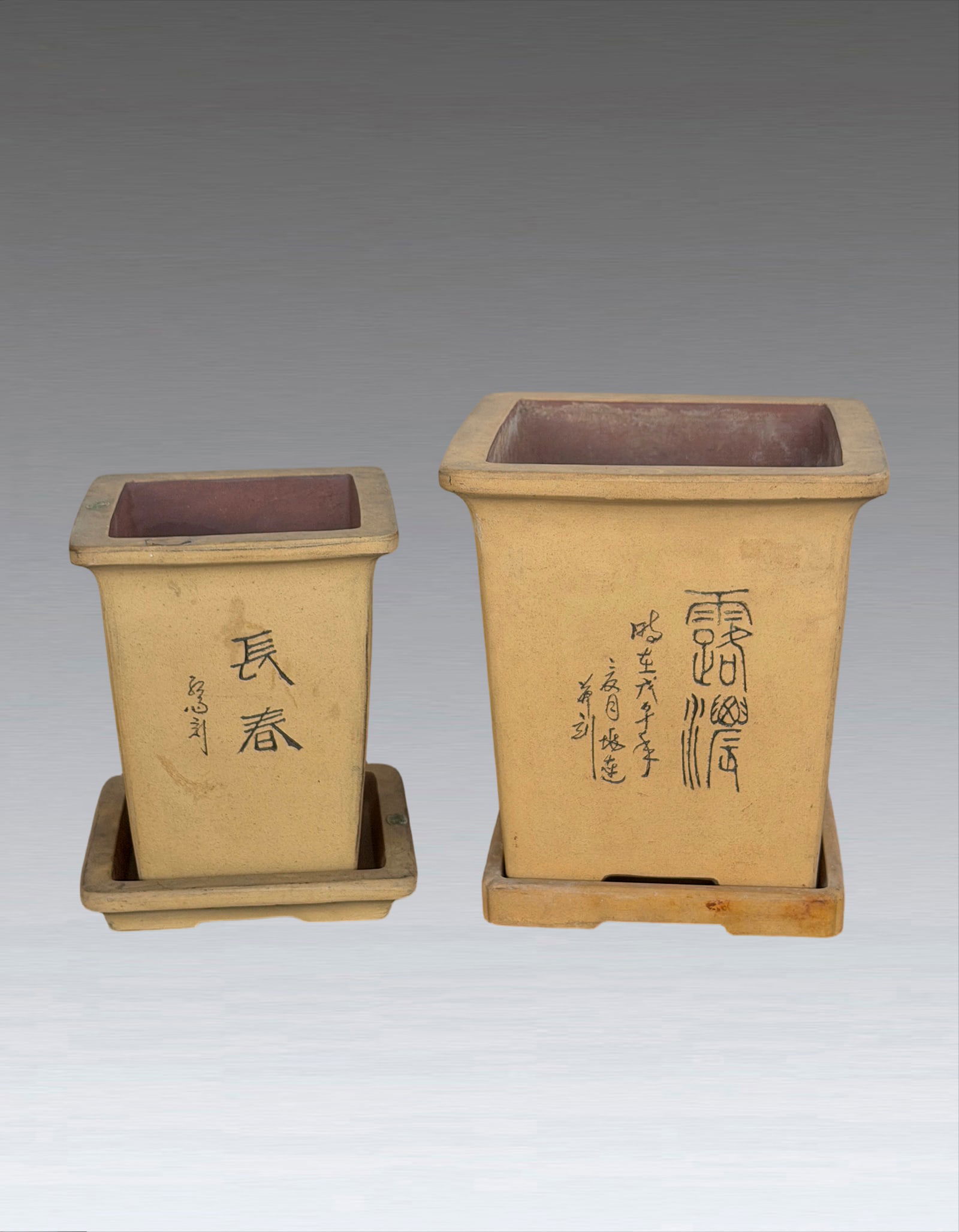 Two Clay Flower Pot: 251241 紫砂刻花鸟提诗文四方花盆托一组 Two Clay Flower Pot USD200-500 largest H20x18x18.5cm 来源:&#