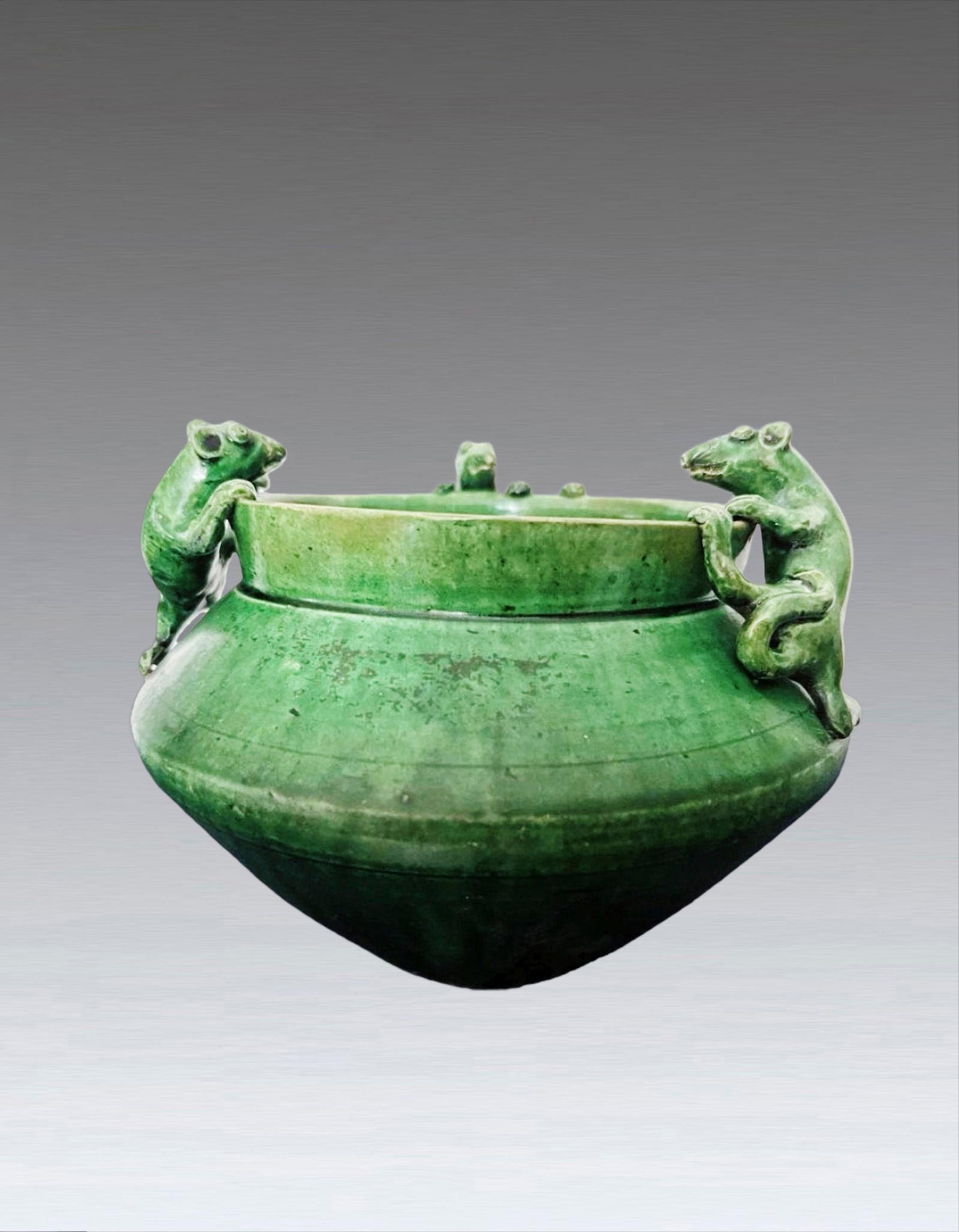 A Green Glazed Mouse Pottery Jar Tang Dynasty (1 of 4)